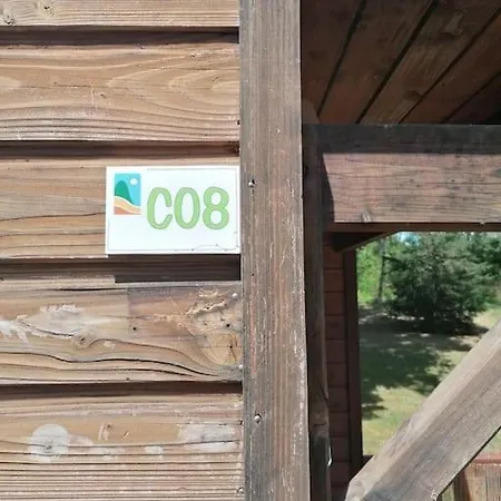 Chalet bois rénové dans camping 3 étoiles Thiviers
