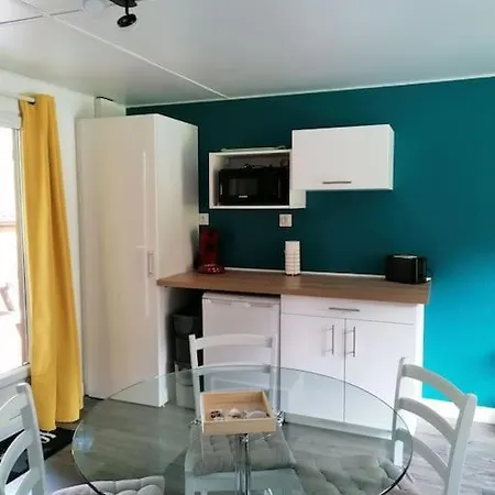 Chalet bois rénové dans camping 3 étoiles * Thiviers