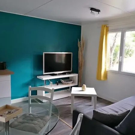 Chalet bois rénové dans camping 3 étoiles Chalet *